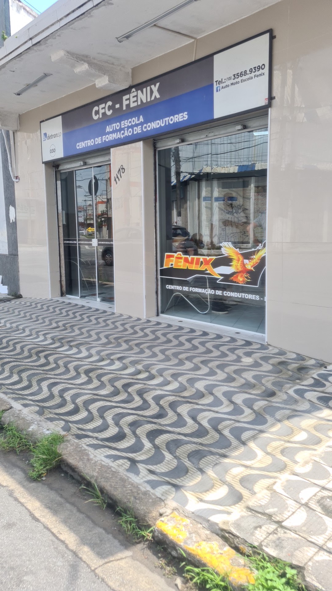 Fachada do CFC Fênix na Rua Frei Gaspar
